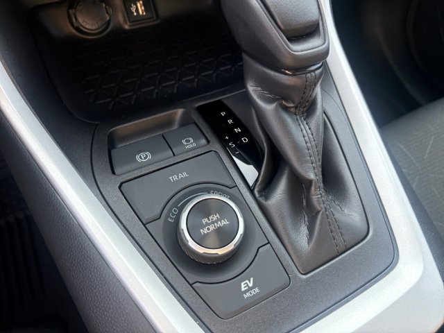 Used 2024 Toyota RAV4 XLE w/ Convenience Package AWD/4WD image 19