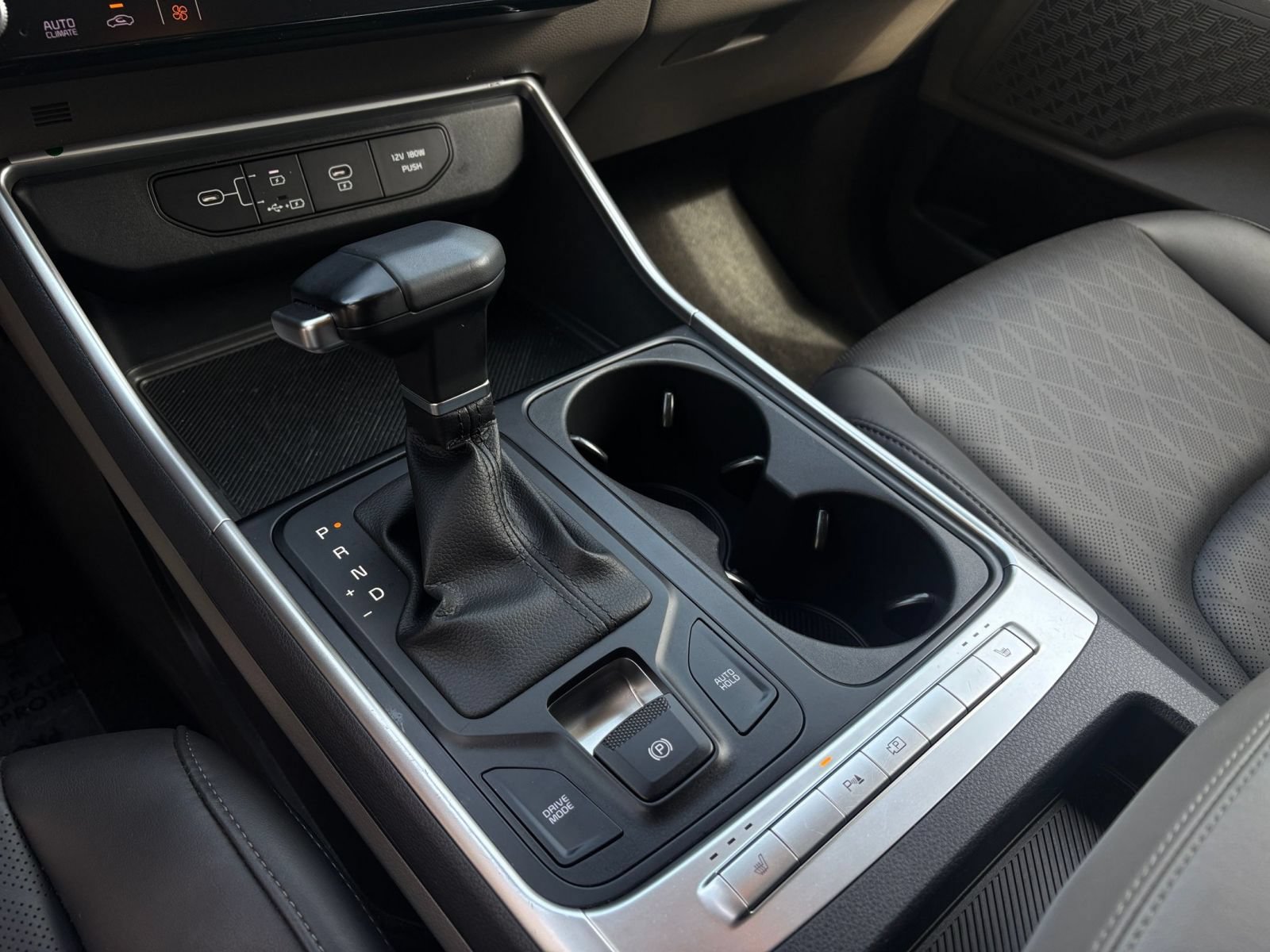Used 2026 Kia Carnival FWD image 43
