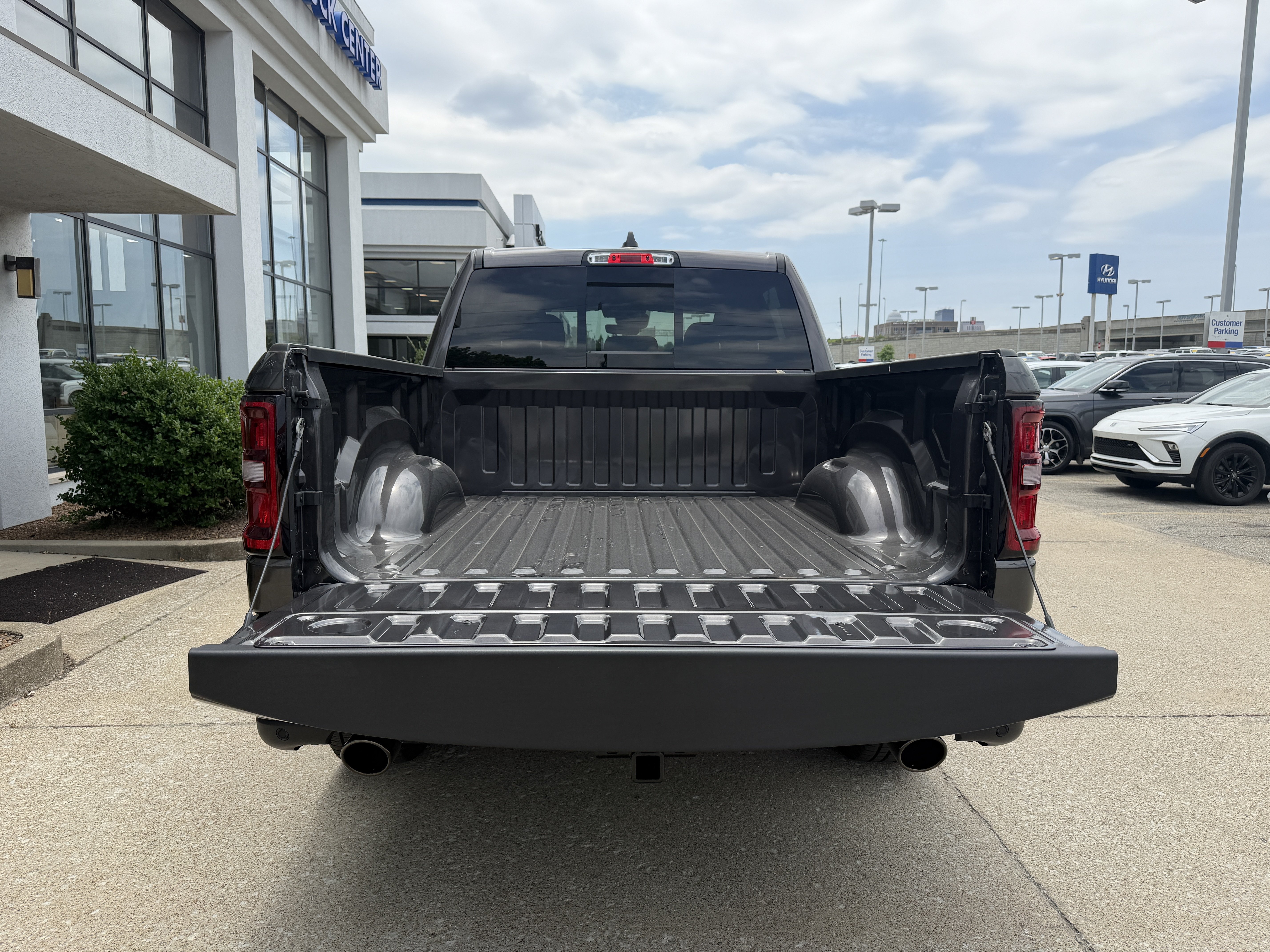 New 2026 RAM 1500 Express AWD/4WD image 11