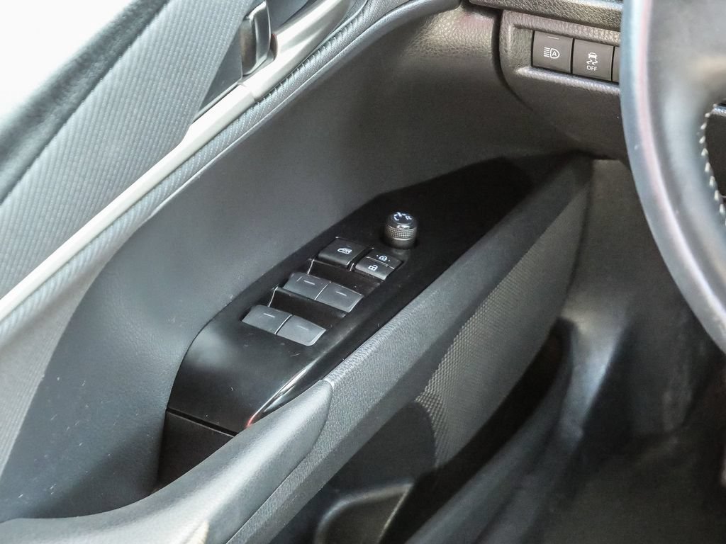 Used 2025 Toyota Camry SE FWD image 28