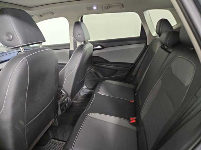 Used 2022 Volkswagen Taos SE image 15