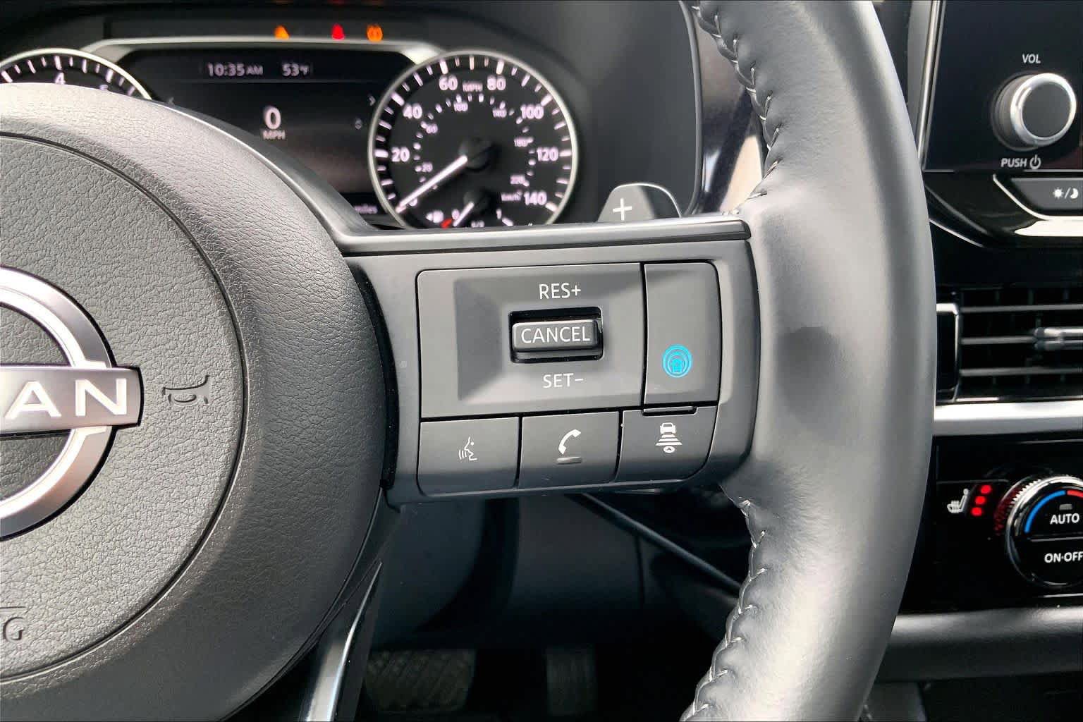 Used 2024 Nissan Pathfinder SV FWD image 25
