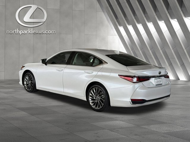Certified 2025 Lexus ES 300h Ultra Luxury FWD image 2