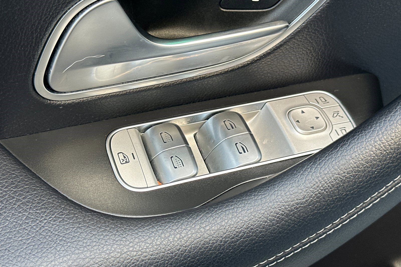 Used 2022 Mercedes-Benz GLS 450 4MATIC image 13