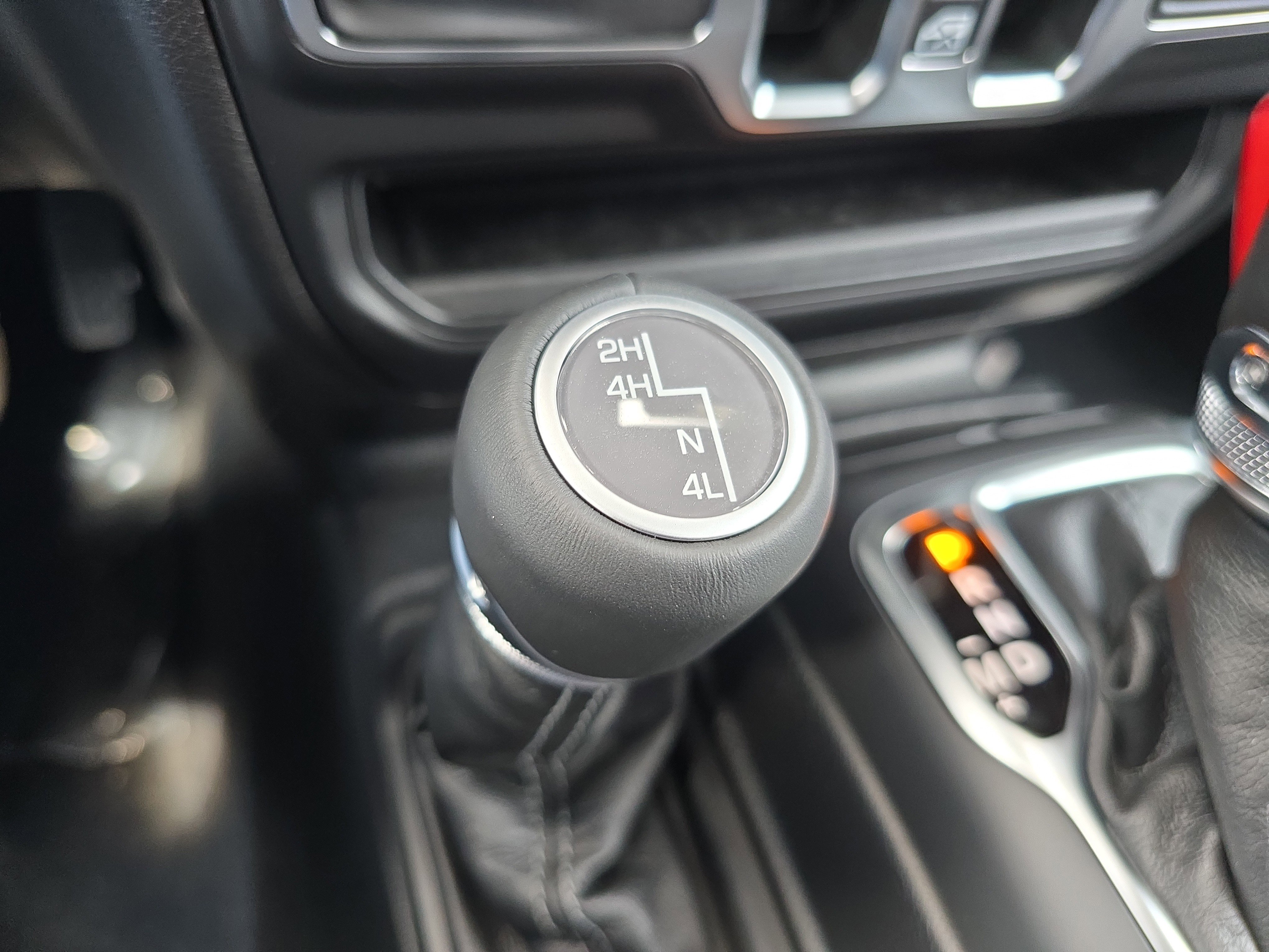 New 2025 Jeep Gladiator Sport image 24