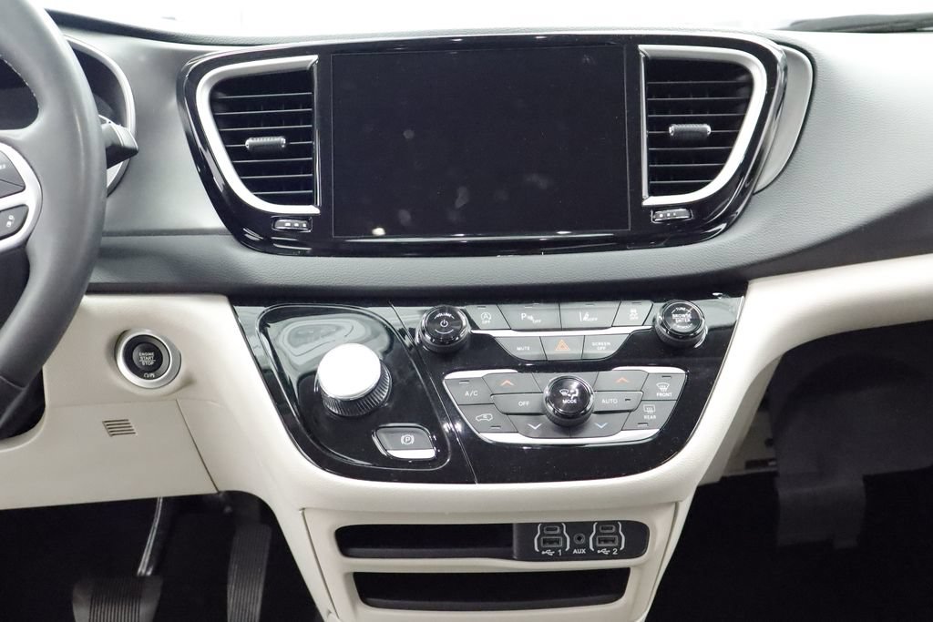 Certified 2023 Chrysler Pacifica Touring-L FWD image 22