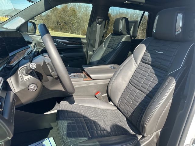 Used 2022 Cadillac Escalade Premium Luxury Platinum image 14