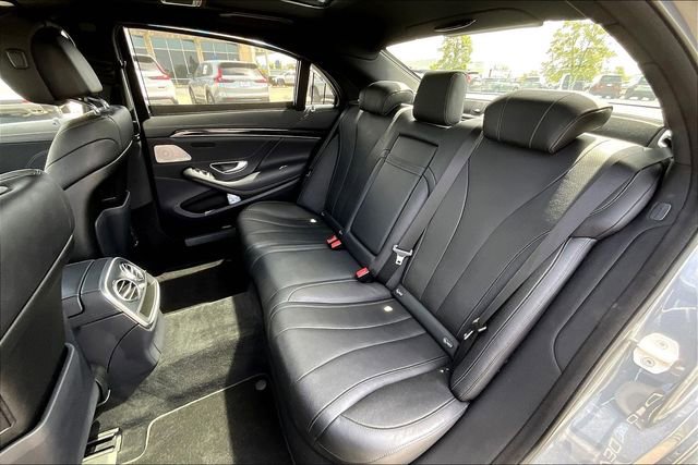 Used 2017 Mercedes-Benz S 550 Sedan image 19