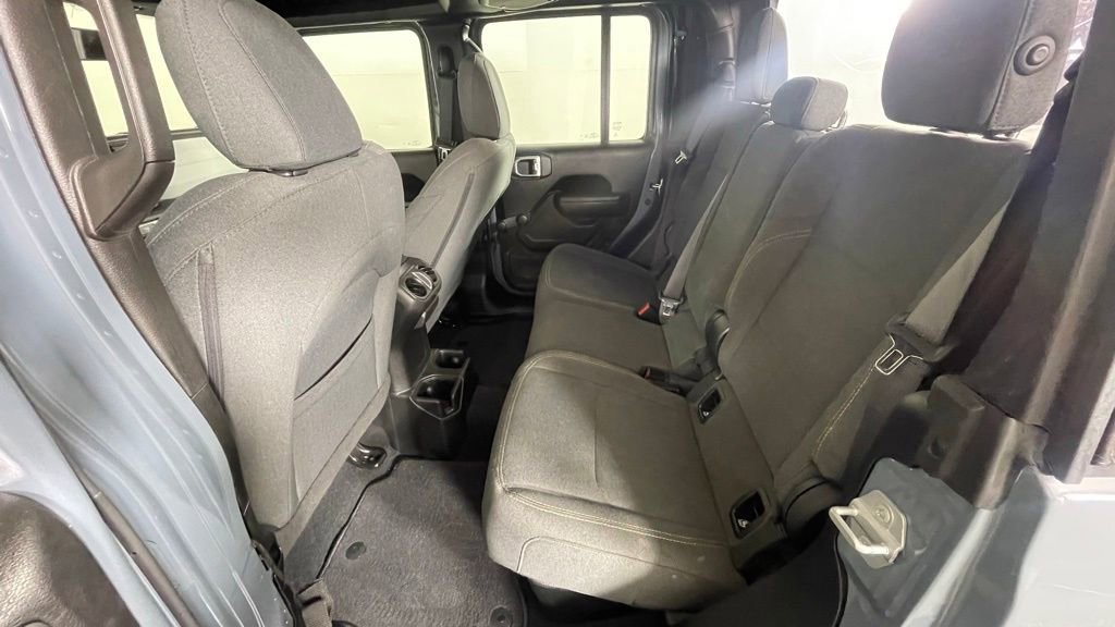 Certified 2024 Jeep Gladiator Sport AWD/4WD image 7