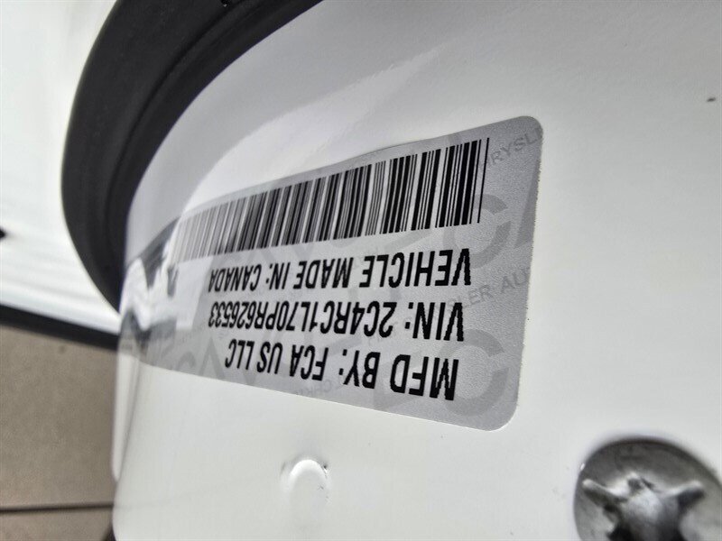 Used 2023 Chrysler Pacifica Touring-L FWD image 39