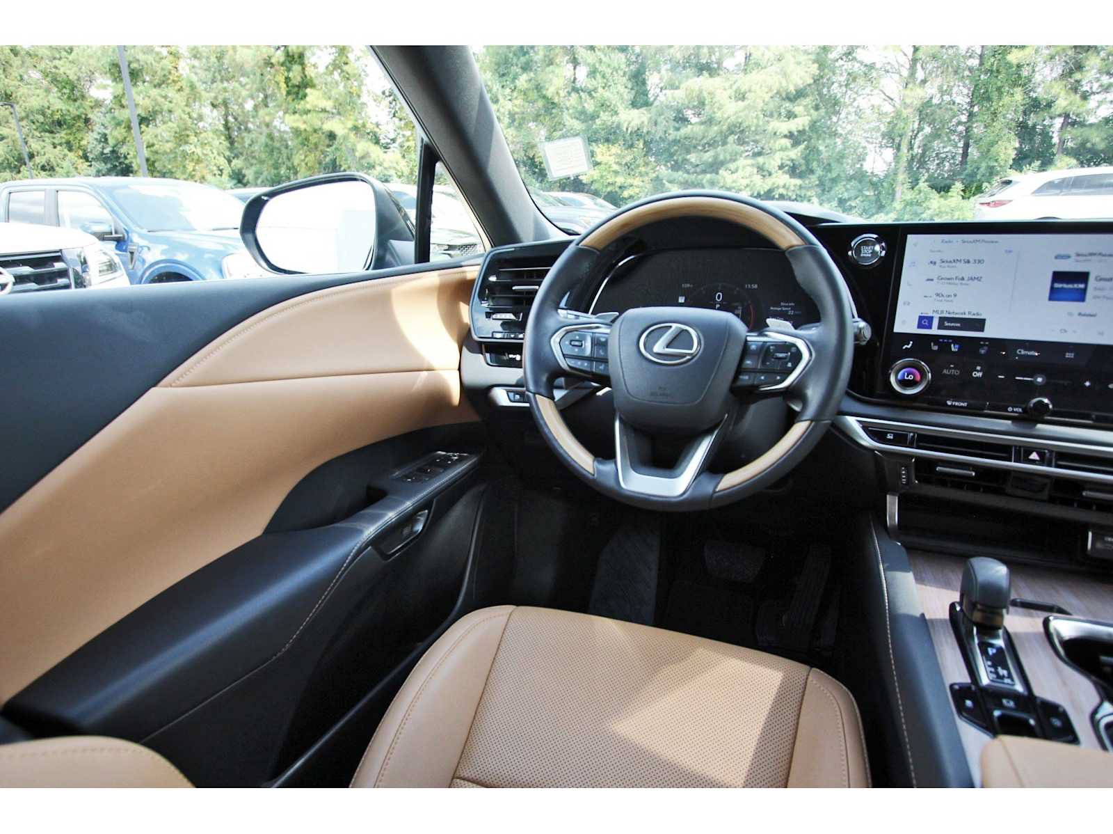 Used 2025 Lexus RX 350 Premium w/ Accessory Package (Z1) FWD image 6