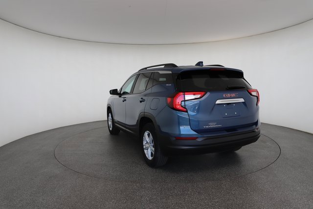 Used 2024 GMC Terrain SLE w/ Driver Convenience Package image 12