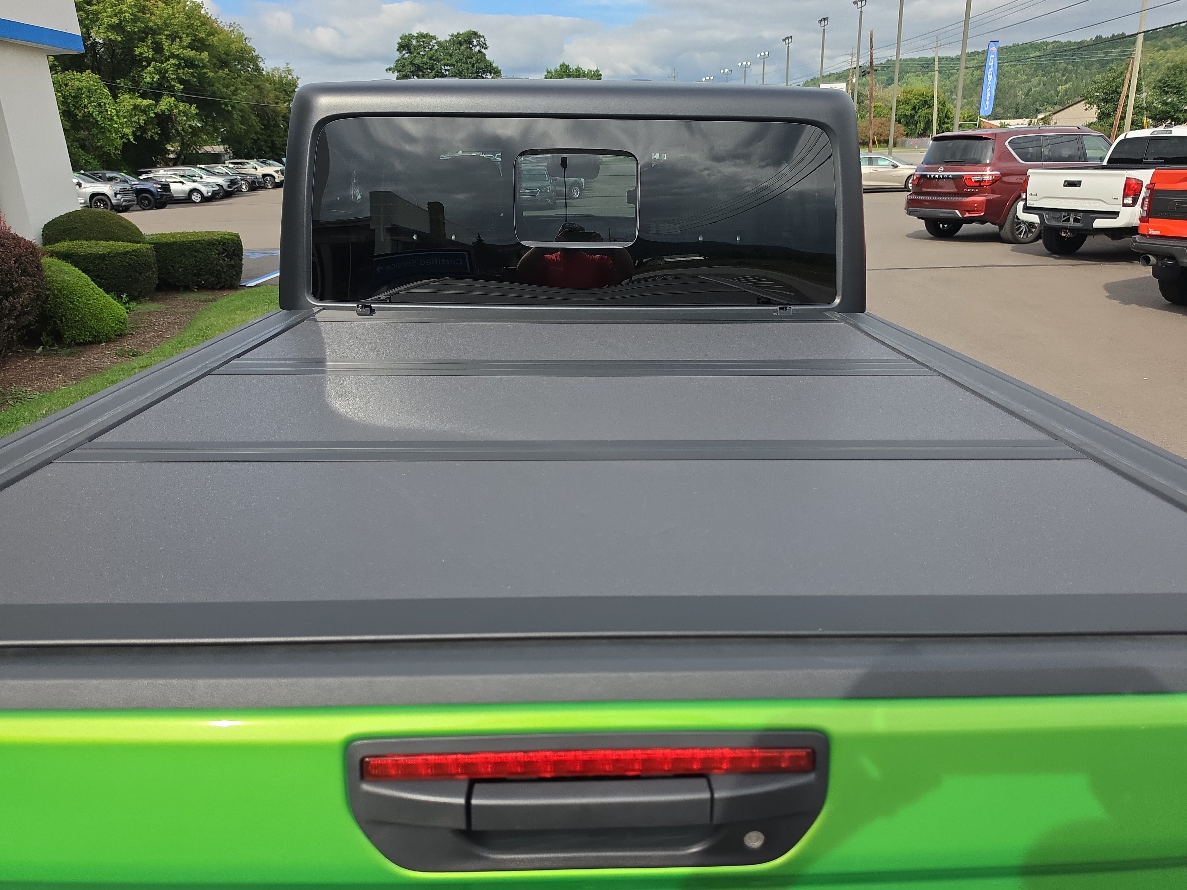 Used 2025 Jeep Gladiator Sport AWD/4WD image 5