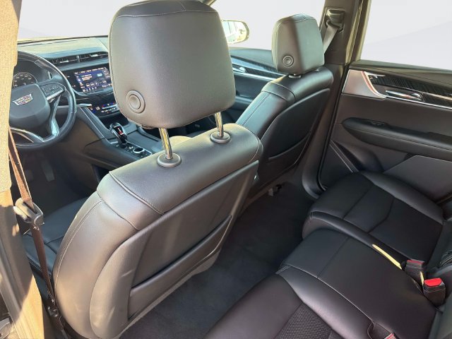Used 2023 Cadillac XT6 Premium Luxury AWD/4WD image 15