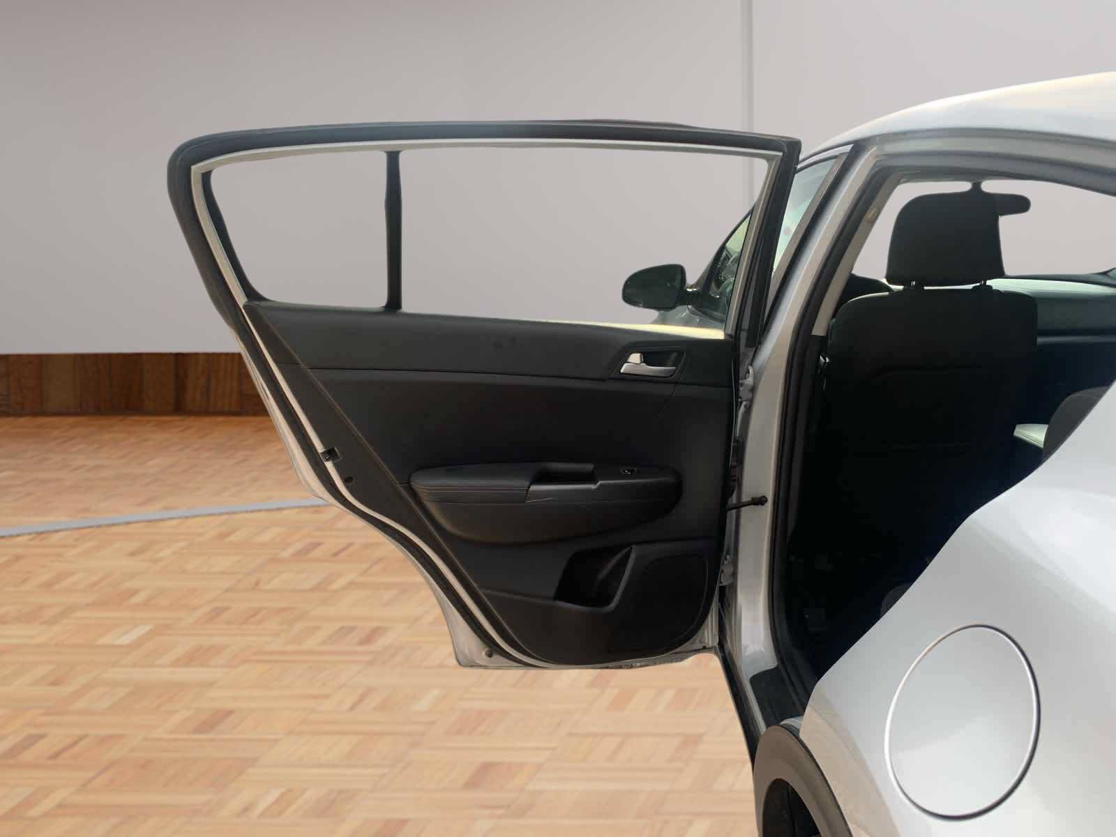 Used 2019 Kia Sportage LX FWD image 11