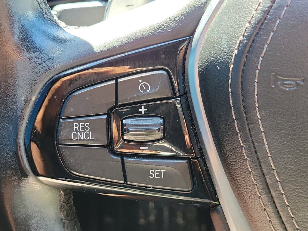 Used 2019 BMW 530e w/ Convenience Package RWD image 33
