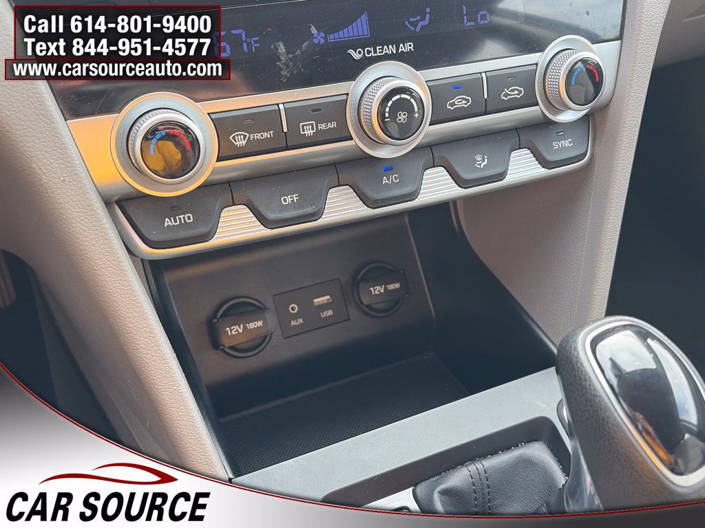 Used 2020 Hyundai Elantra SE FWD image 18