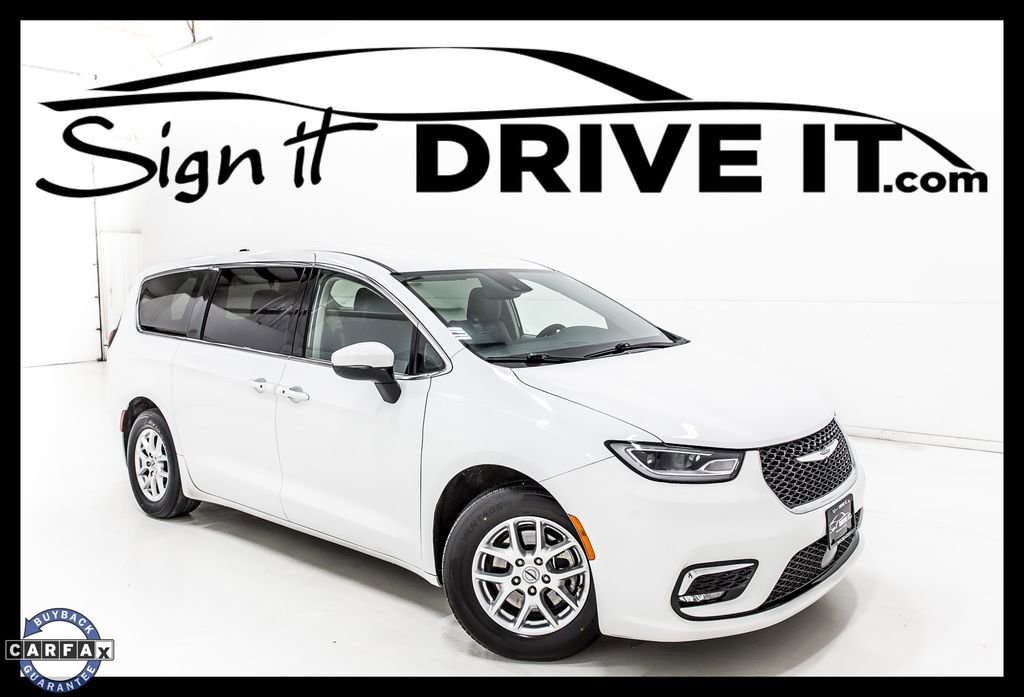 Used 2023 Chrysler Pacifica Touring-L image 1