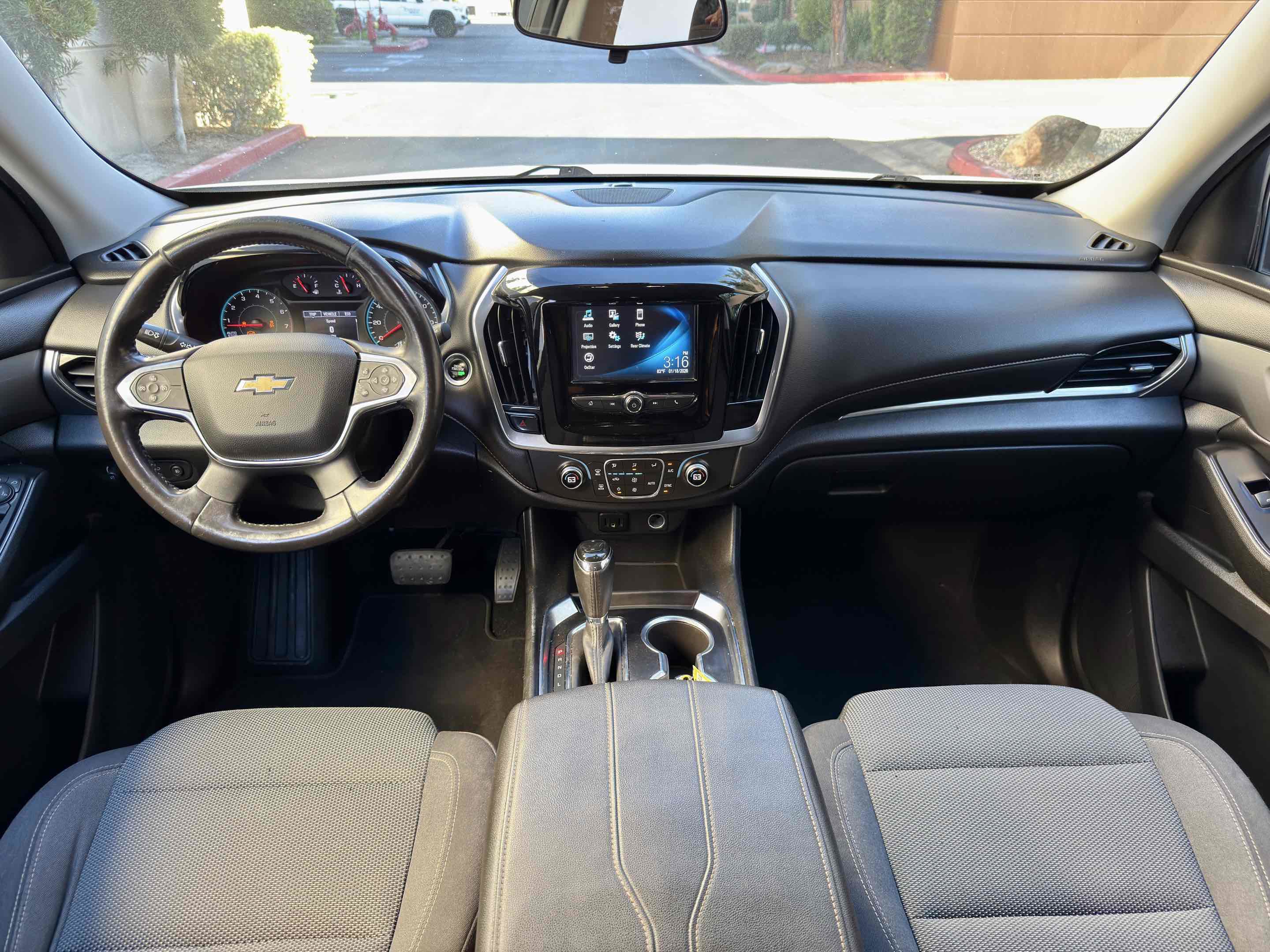 Used 2018 Chevrolet Traverse LT w/ LPO, Black Accent Package image 23