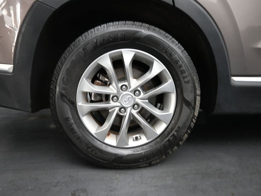 Used 2019 Hyundai Santa Fe SE FWD image 10