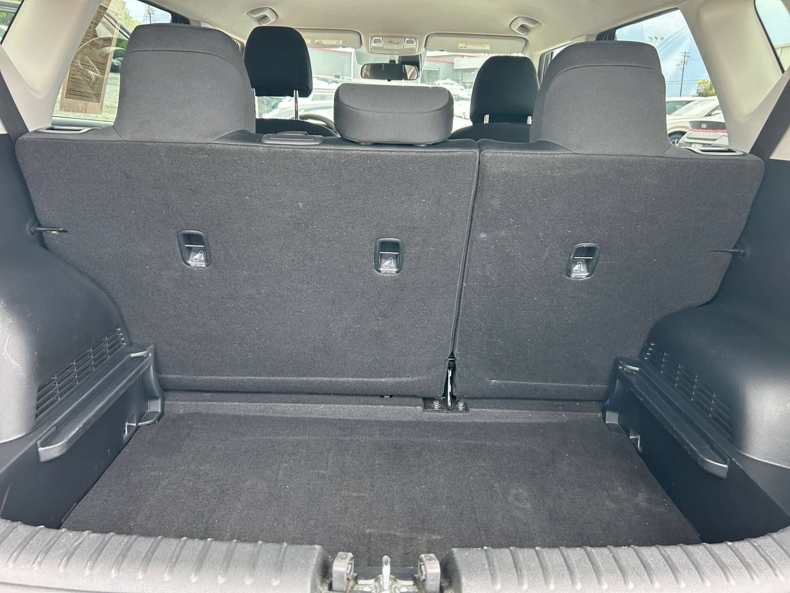 Used 2025 Kia Soul LX w/ LX Technology Package FWD image 25