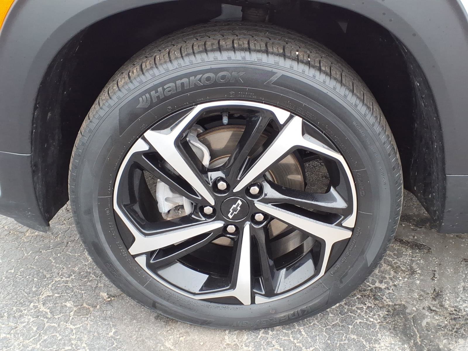 Used 2021 Chevrolet TrailBlazer RS w/ Sun and Liftgate Package image 7