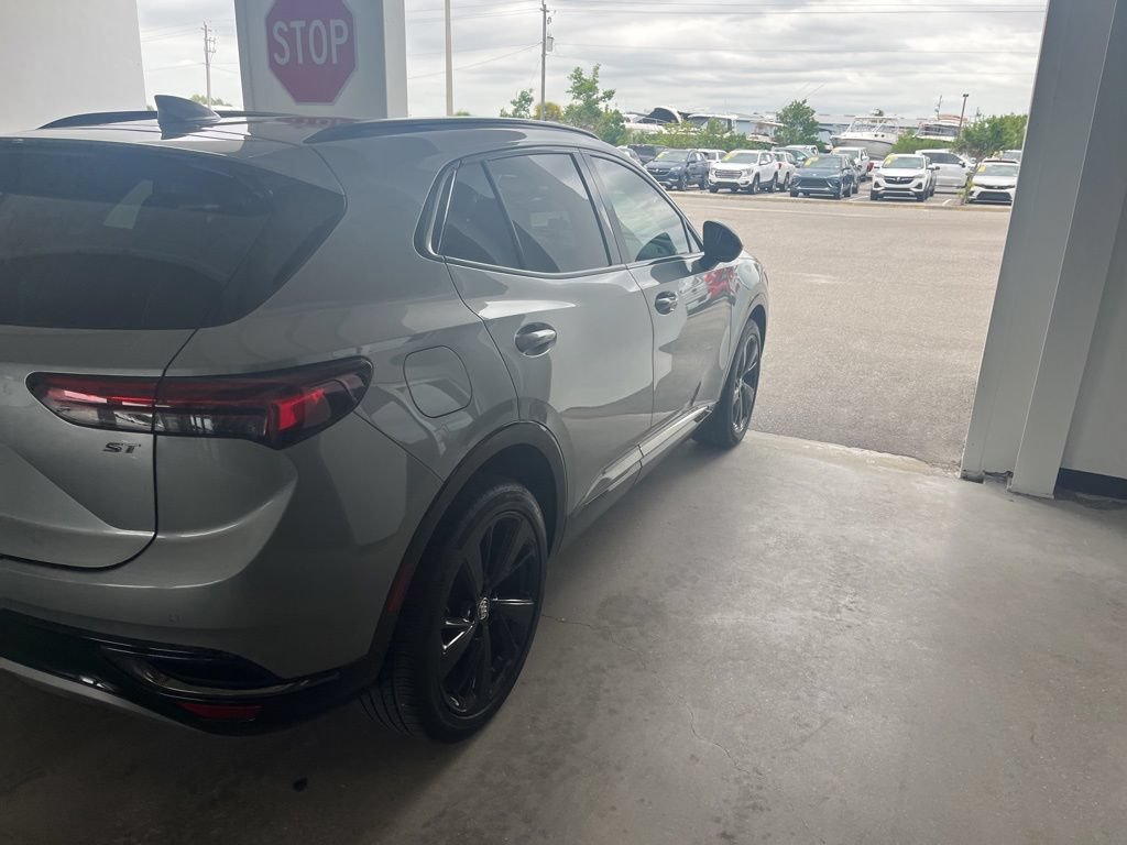 Certified 2023 Buick Envision Essence w/ Technology Package I AWD/4WD image 4