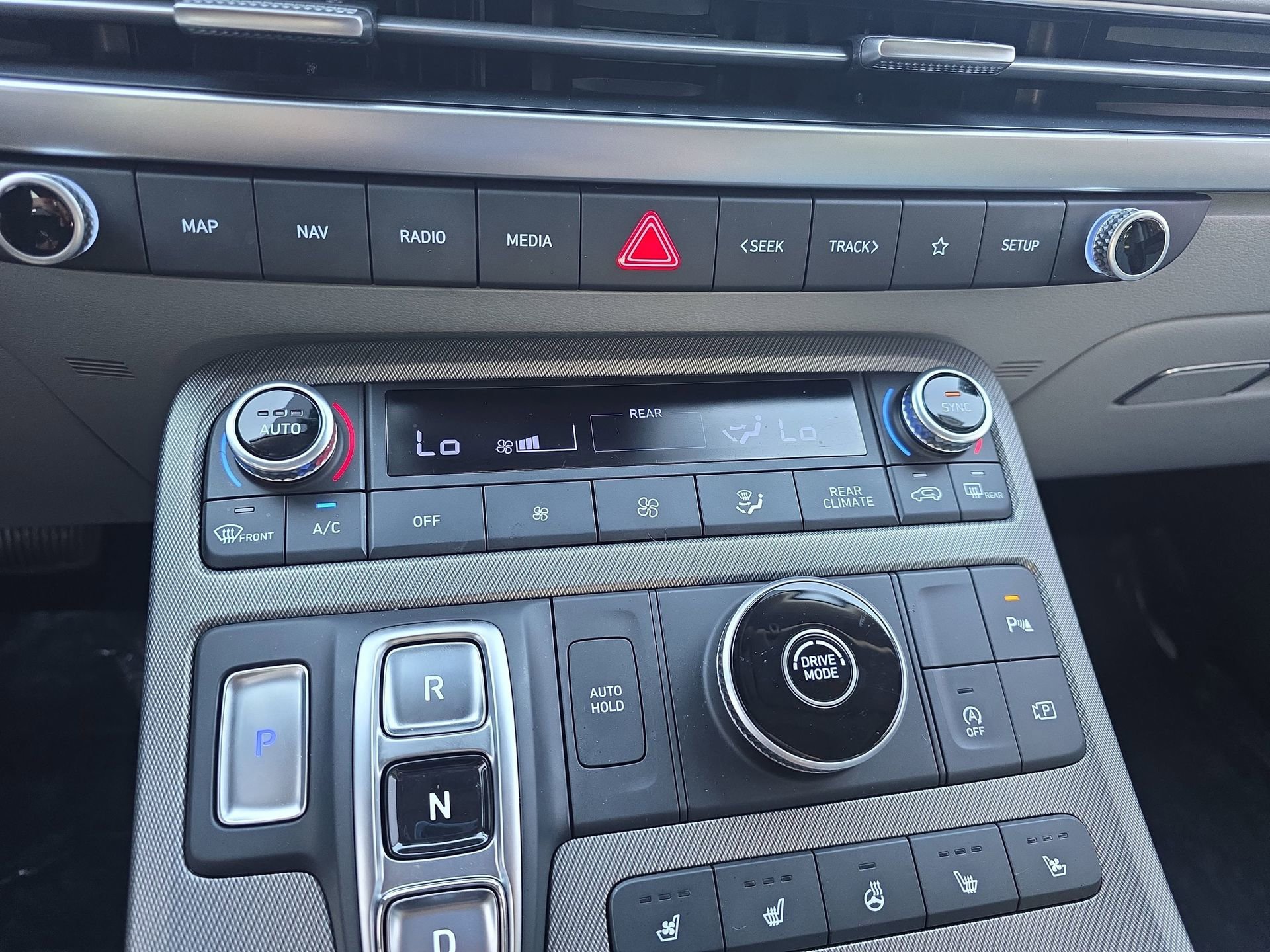 Used 2024 Hyundai Palisade SEL w/ Premium Package FWD image 24