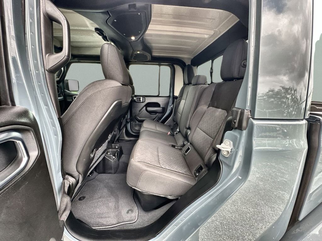 Certified 2025 Jeep Gladiator Mojave AWD/4WD image 16