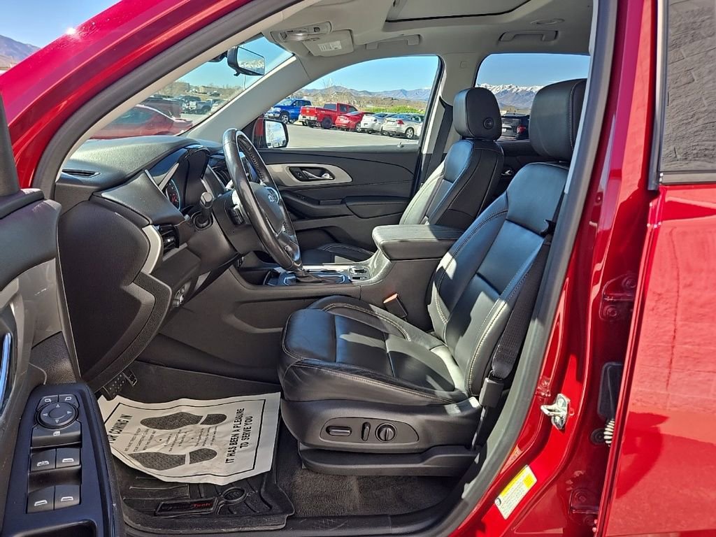 Used 2020 Chevrolet Traverse RS image 19