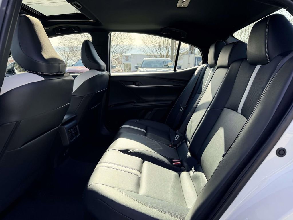 Used 2025 Toyota Camry SE image 16