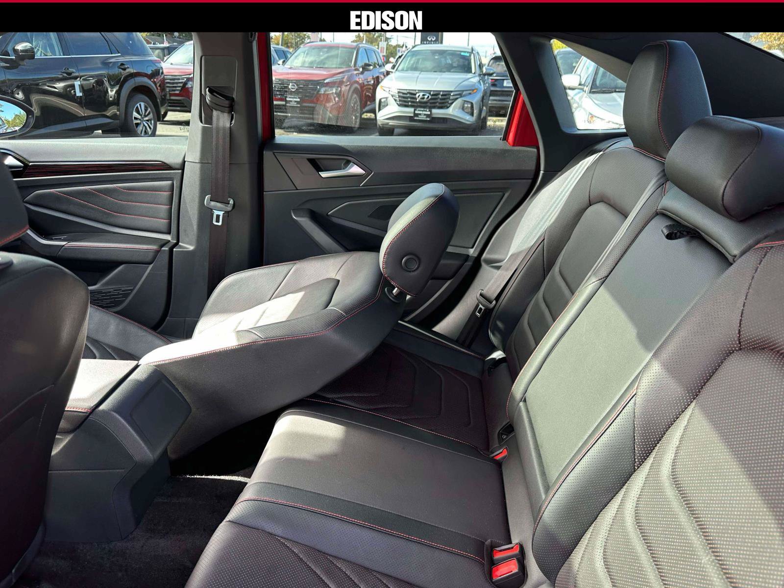 Used 2024 Volkswagen Jetta GLI Autobahn FWD image 9