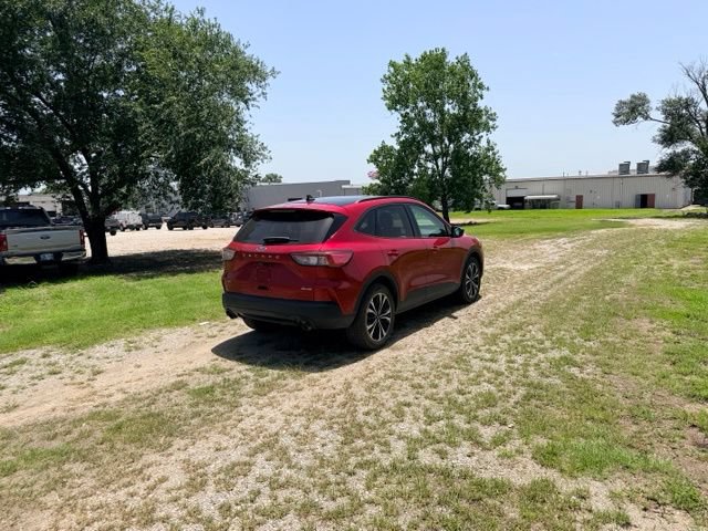 Used 2022 Ford Escape SE w/ SE Sport Appearance Package AWD/4WD image 6