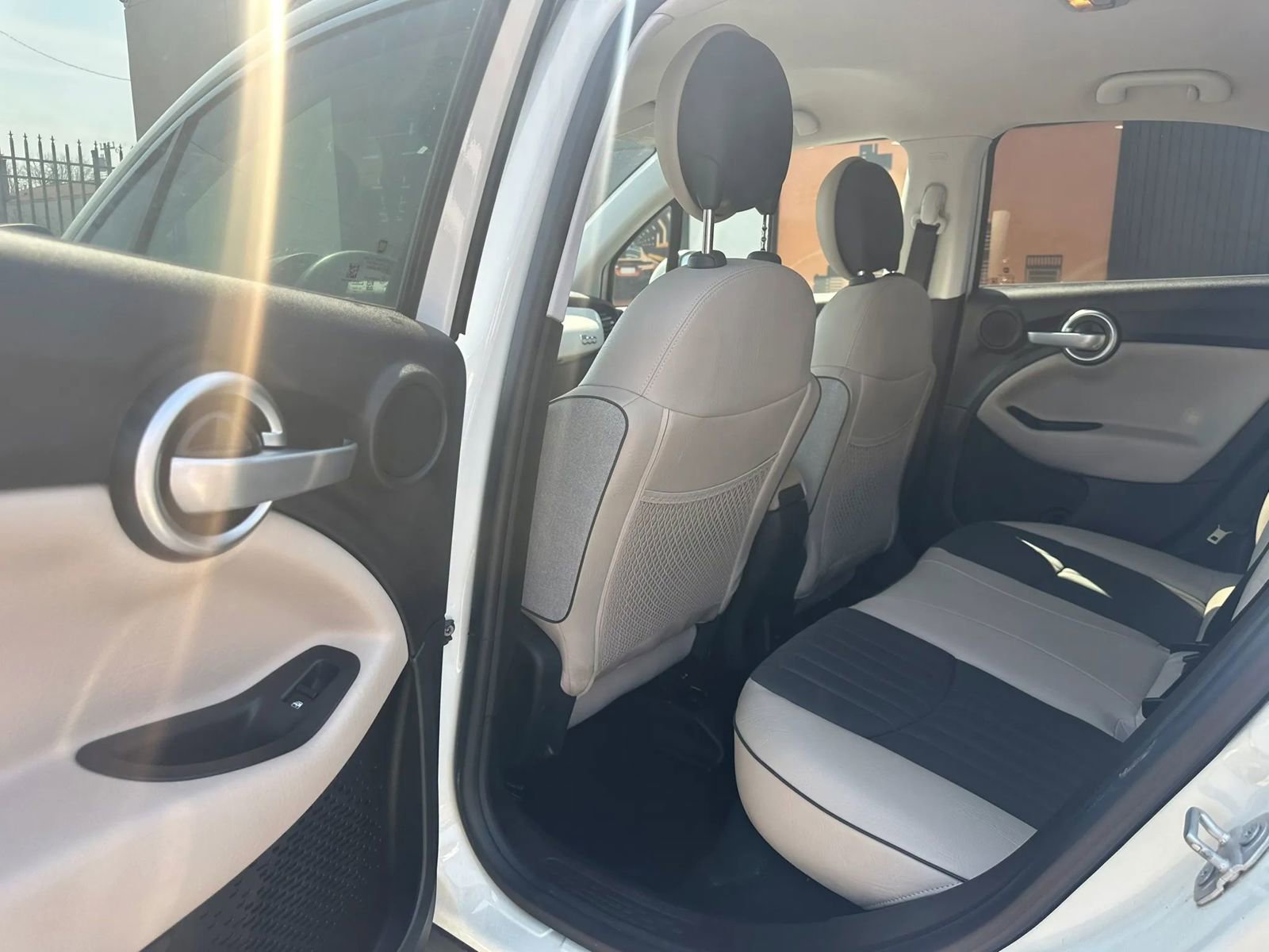 Used 2016 FIAT 500X Lounge image 10