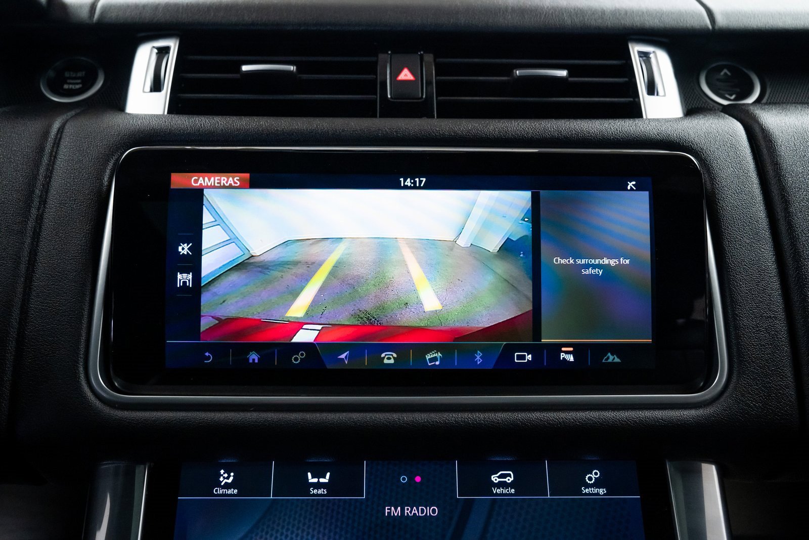 Used 2018 Land Rover Range Rover Sport HSE image 13