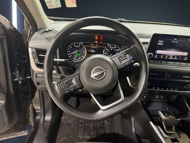 Used 2024 Nissan Rogue SV image 12