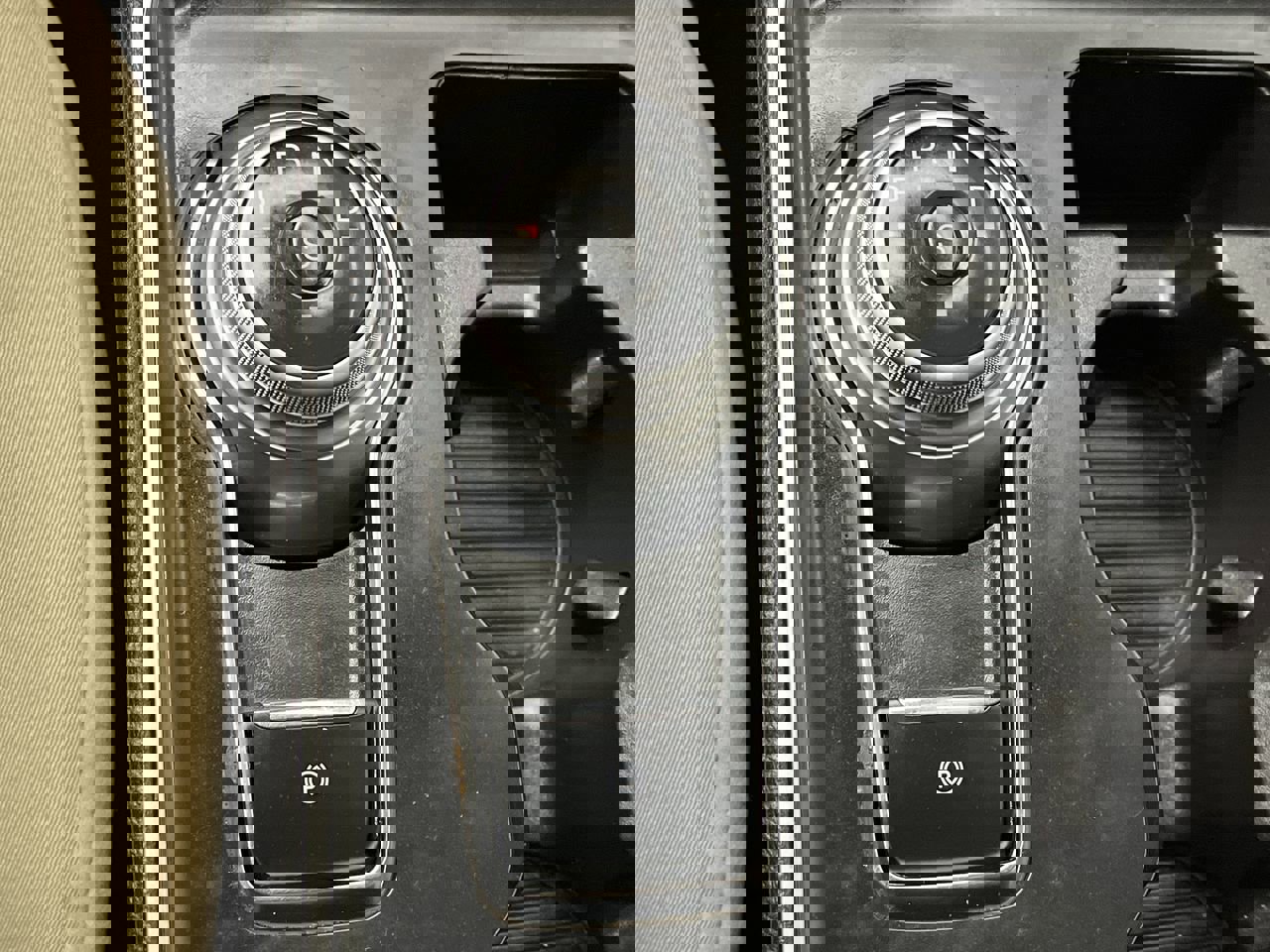 Used 2023 Ford Edge SE image 22