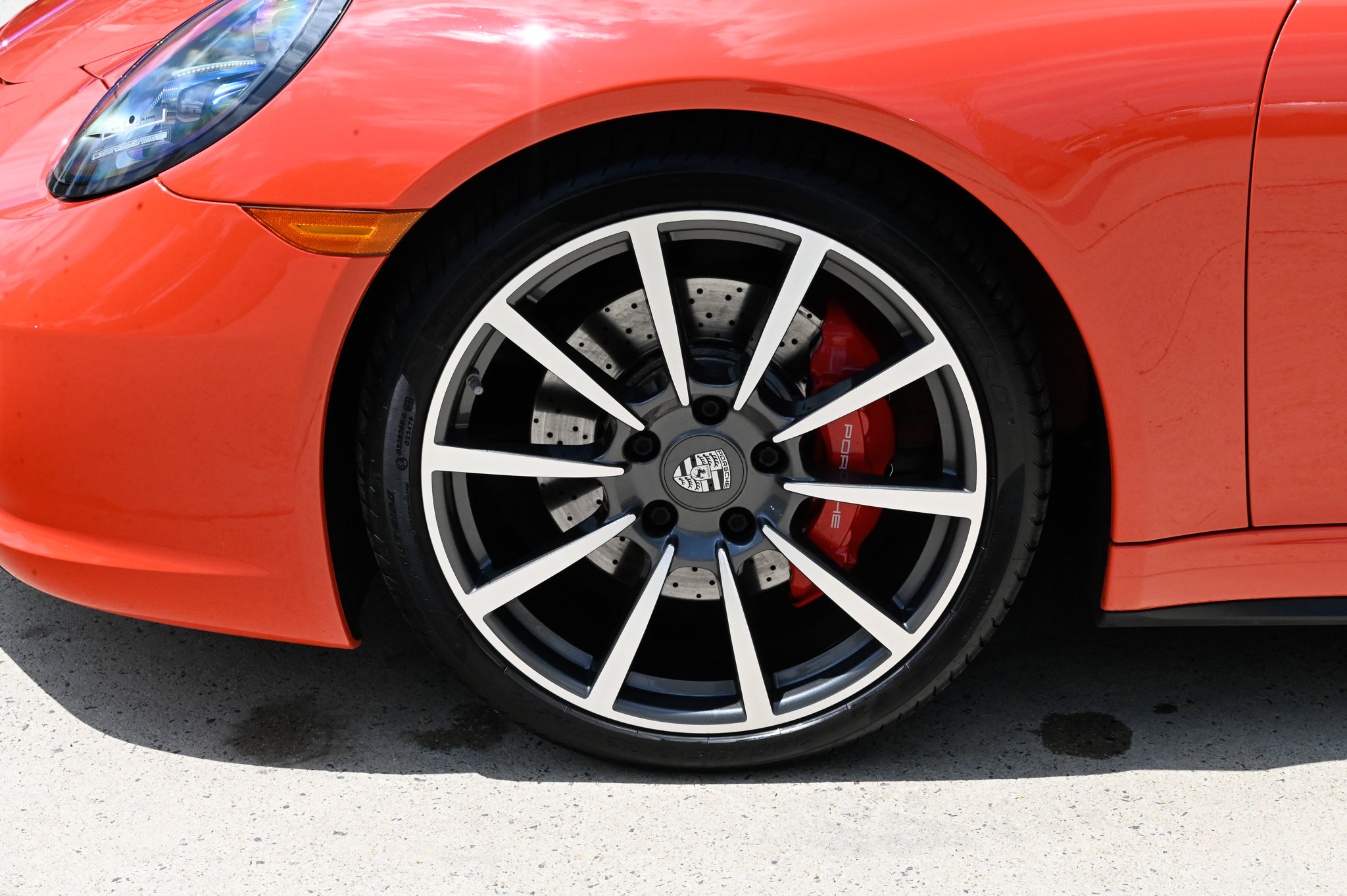 Used 2019 Porsche 911 Carrera 4S AWD/4WD image 9
