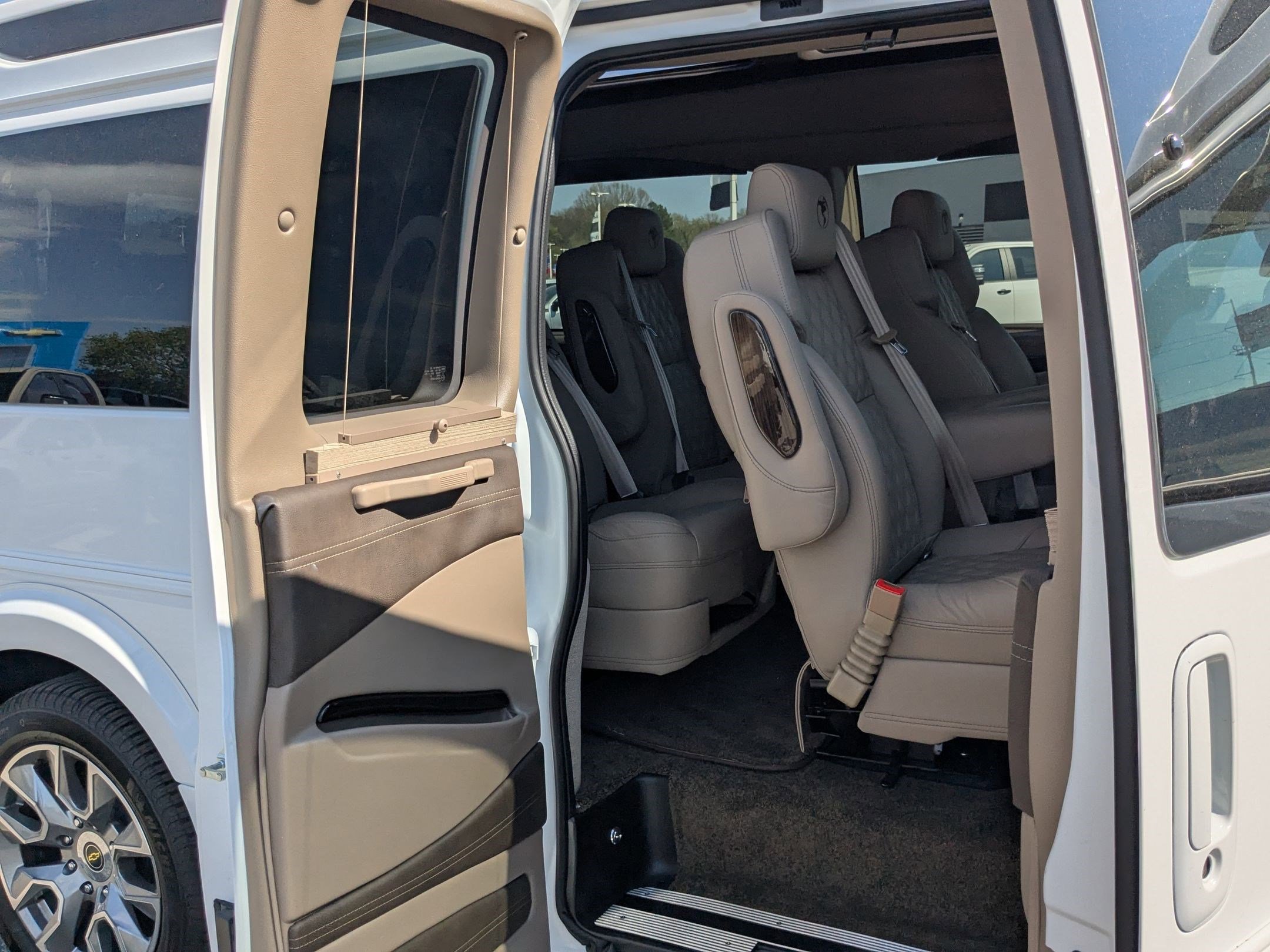 New 2026 Chevrolet Express 2500 Extended w/ Driver Convenience Package image 32