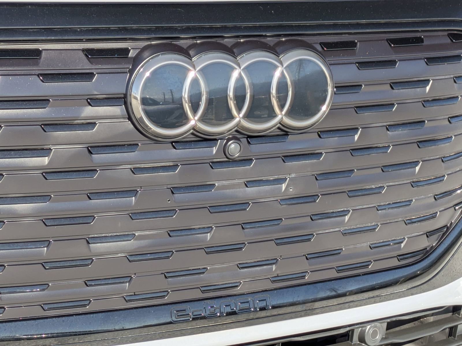 Used 2025 Audi Q4 e-tron Premium w/ Convenience Package AWD/4WD image 26