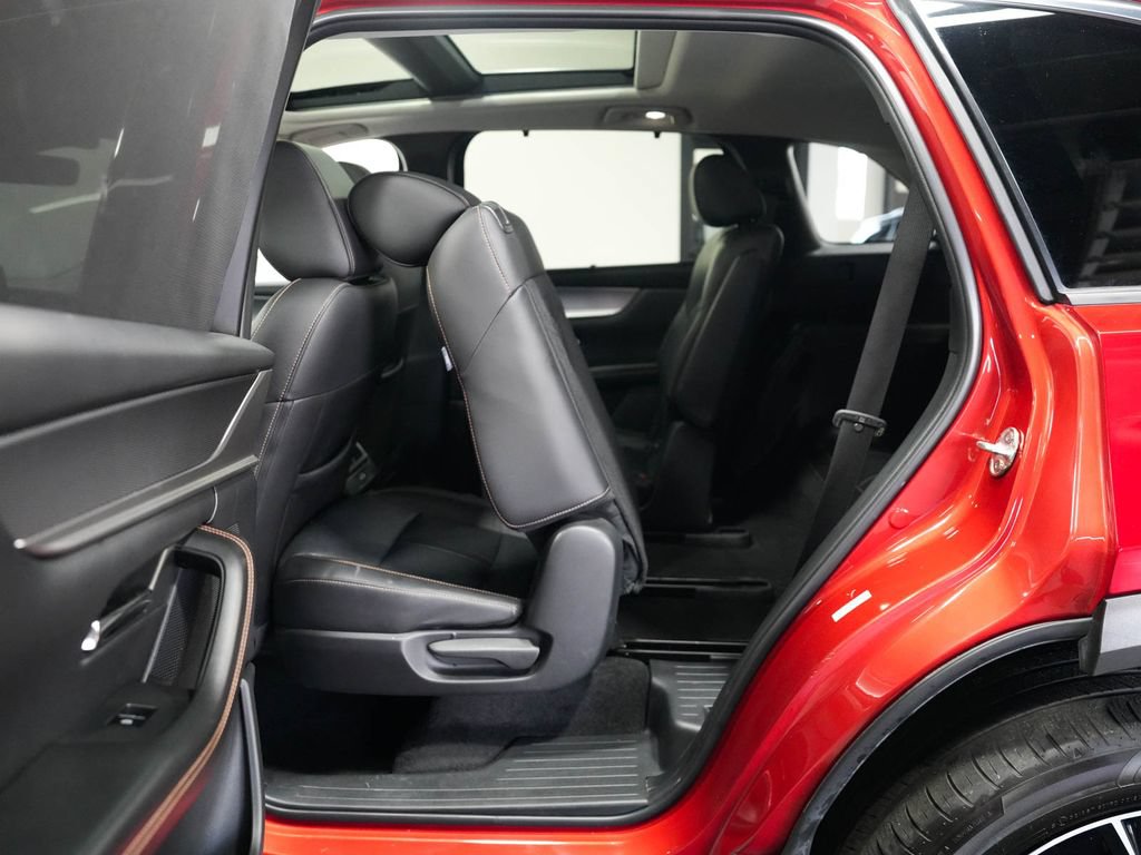 Used 2024 MAZDA CX-90 Plug-In Hybrid w/ Premium Pkg AWD/4WD image 34