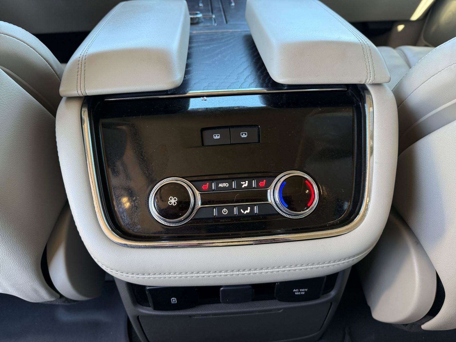 Used 2021 Lincoln Navigator Reserve w/ Luxury Package image 16