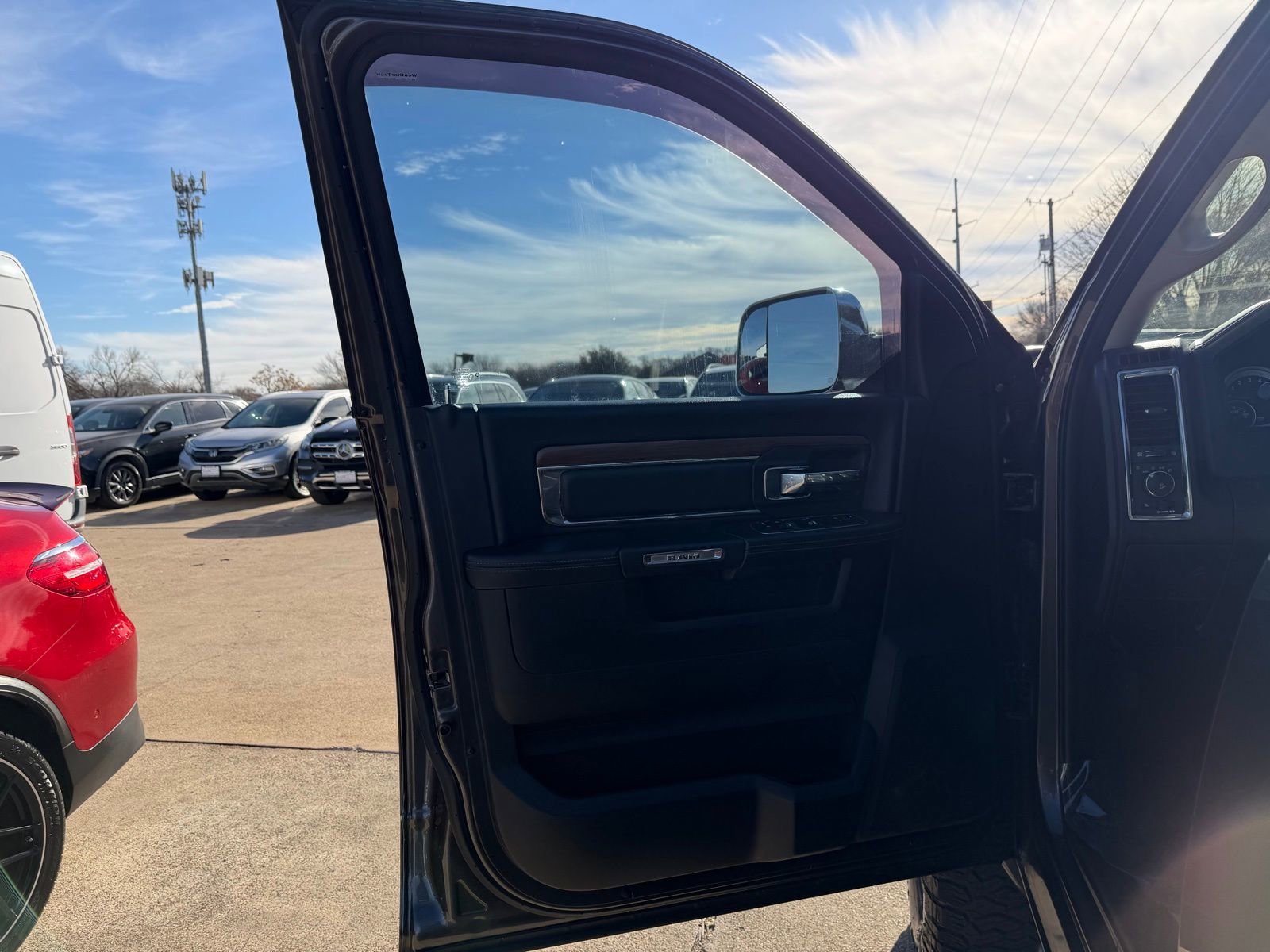 Used 2015 RAM 2500 Laramie w/ Protection Group image 20