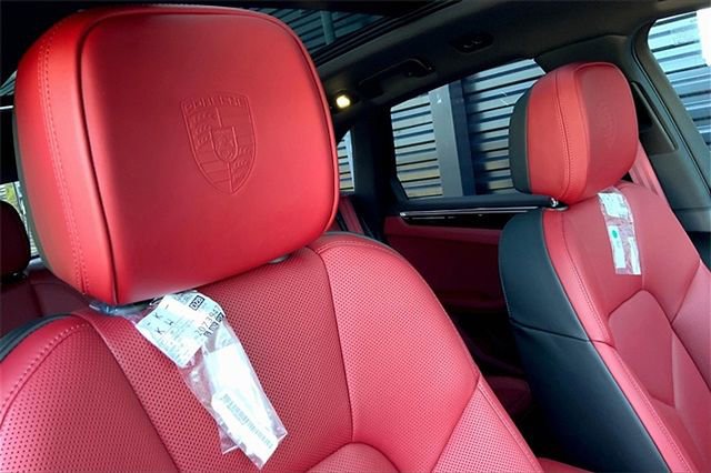 Certified 2026 Porsche Macan S image 8