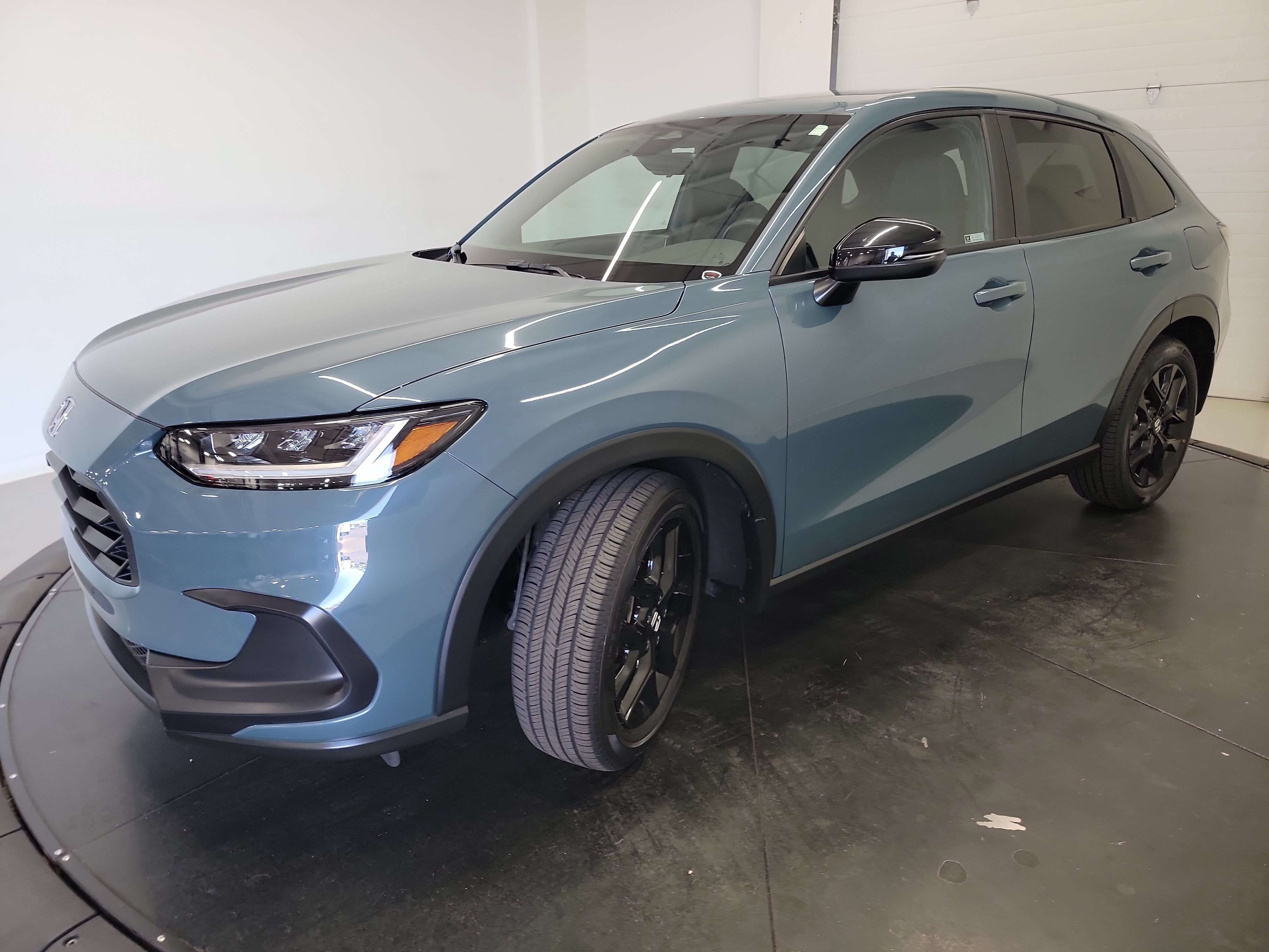 Used 2024 Honda HR-V Sport image 3