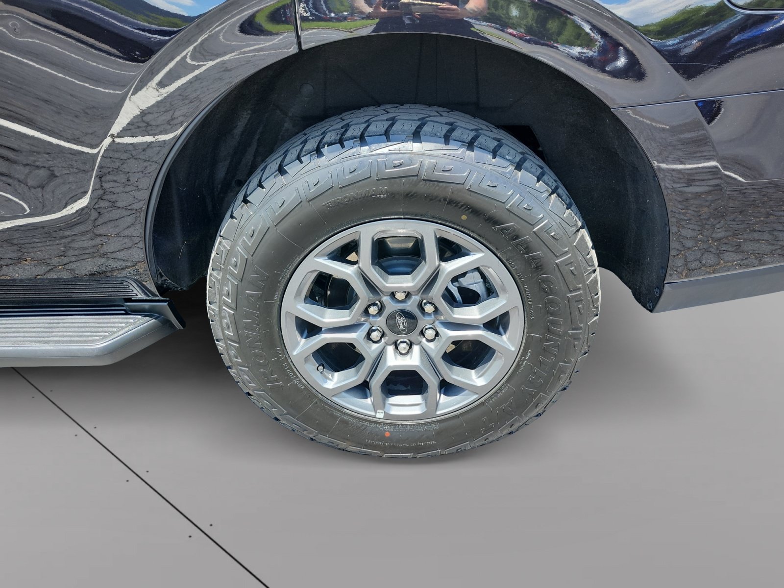 Used 2025 Ford Expedition Active RWD image 14