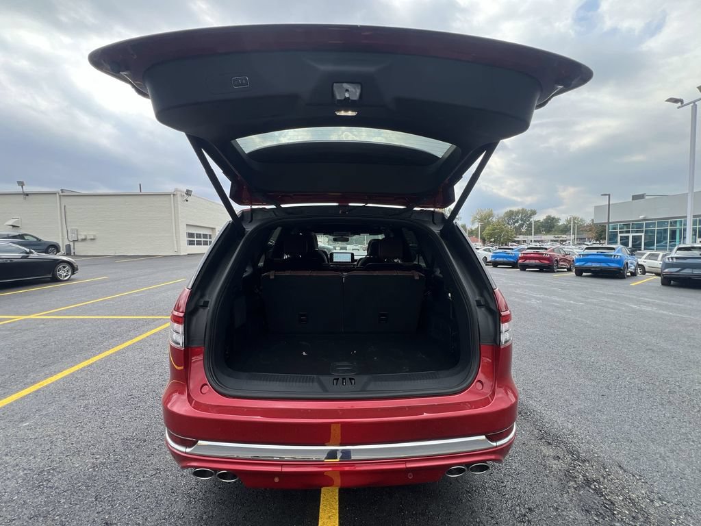 Certified 2025 Lincoln Aviator Reserve w/ Luxury Package RWD image 27