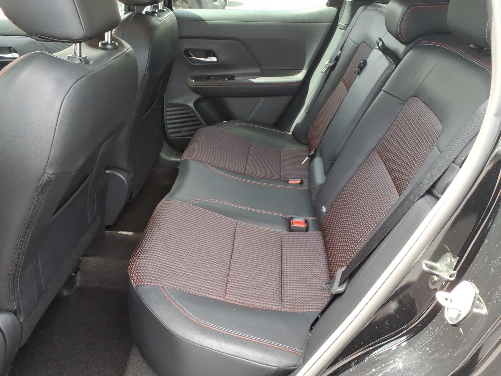 Used 2025 Nissan Kicks SR FWD image 17