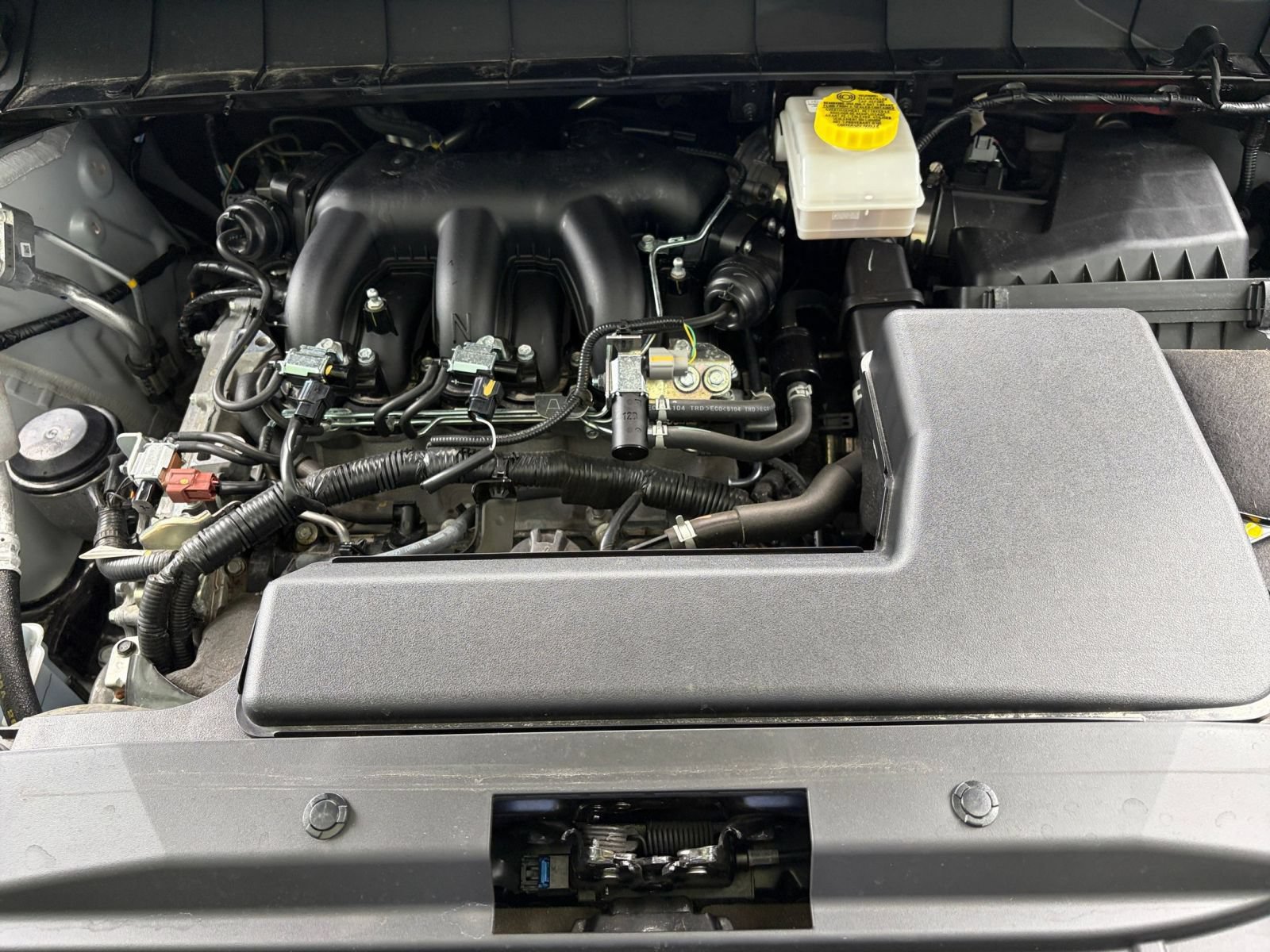 Used 2025 Nissan Pathfinder SV FWD image 35