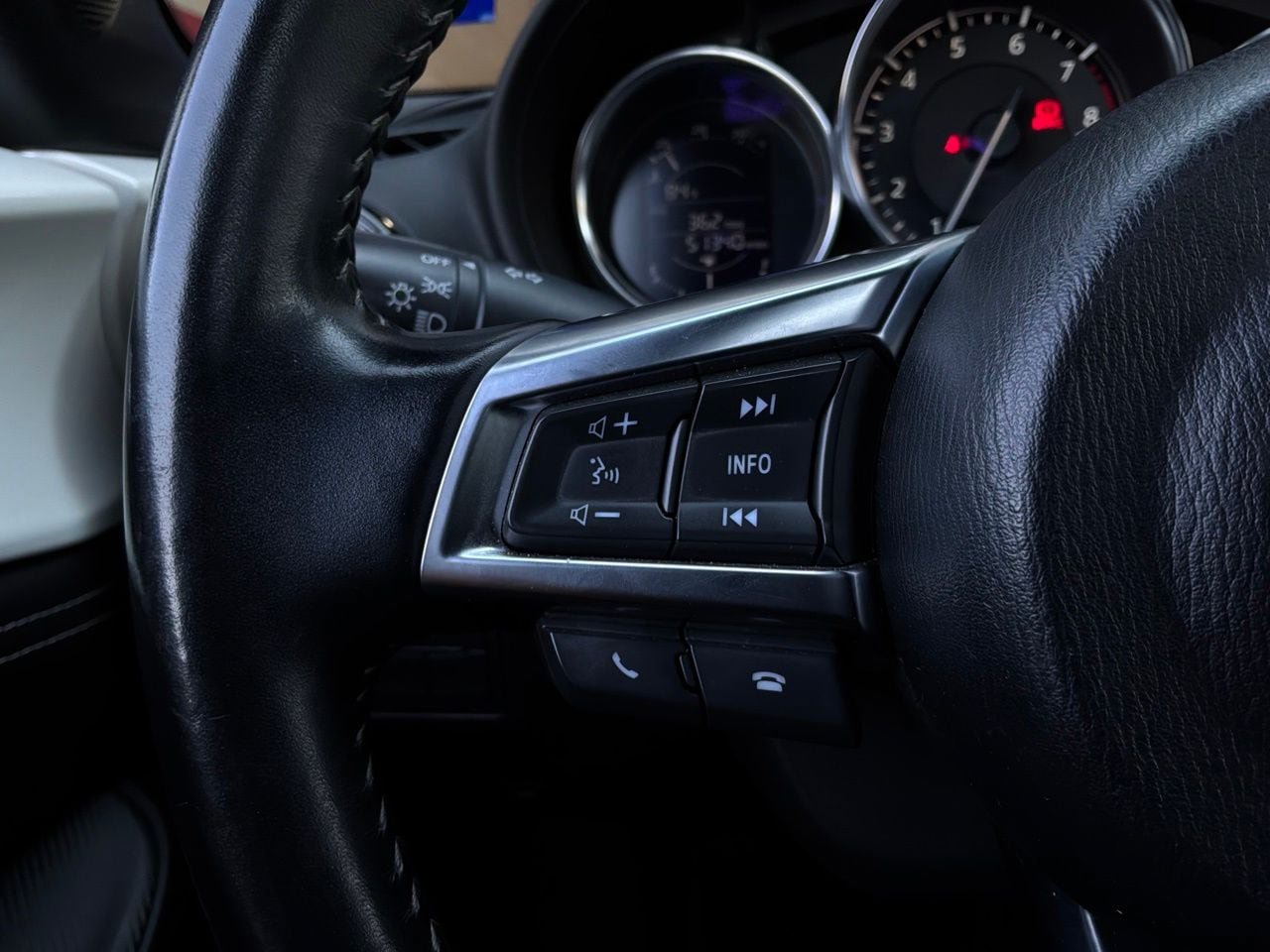 Used 2023 MAZDA MX-5 Miata Club RWD image 41